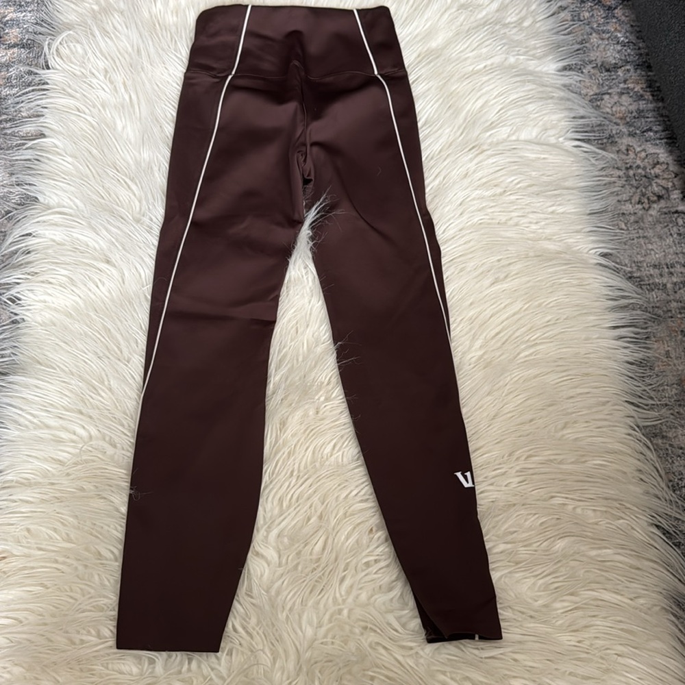 Vuori Evolve Lunar Legging Uplift Legging in Mahogany size S - Picture 4 of 7